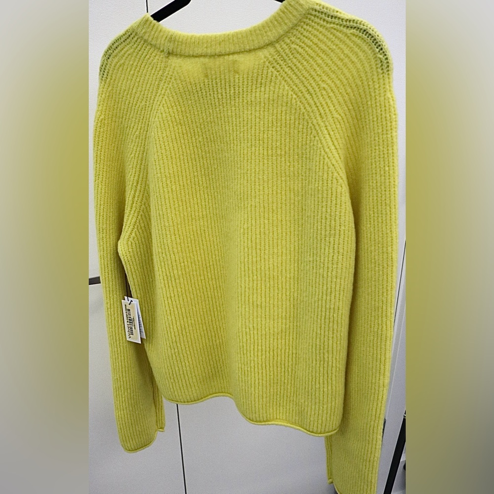 NWT- Velvet by Graham and Spencer- Brynne Cashmere Sweater- Size Large - Picture 7 of 8